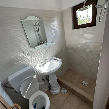 Toreto Проживання в сім'ї Ефоріє-Норд